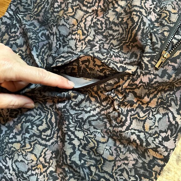 ATHLETA Trekkie North Jogger | size 12 | abstract soft tones - Picture 10 of 15